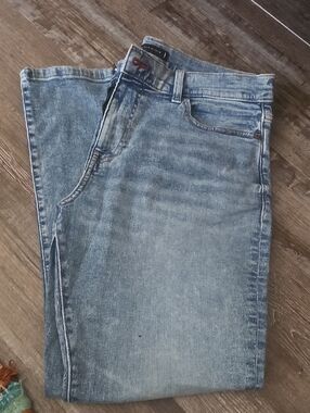 Tommy Hilfiger Men's Light Wash Straight Jeans